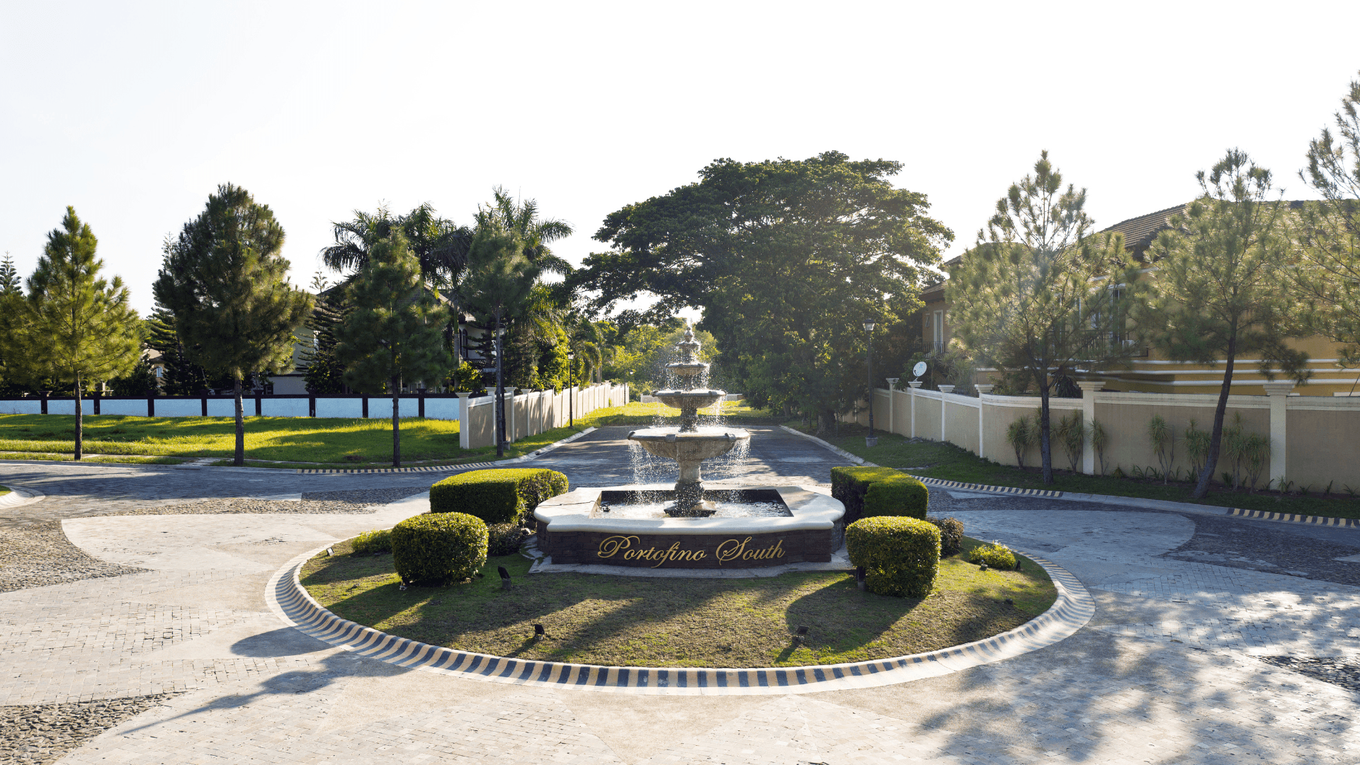 Portofino South · Grand Entrance Fountain